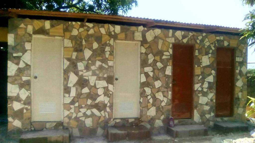 Traditional Filipino Transient House And Huts Near 100 Islands Wharf Alaminos Exterior photo