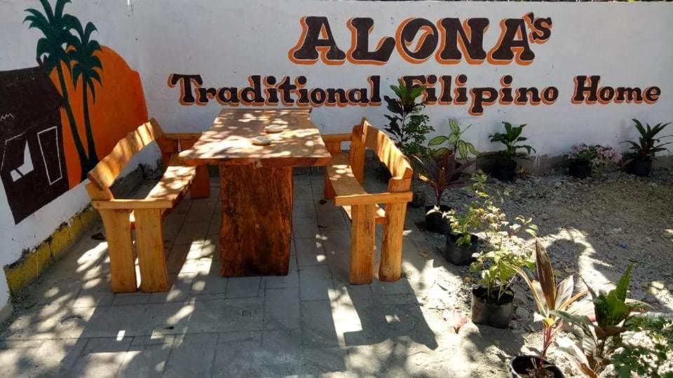 Traditional Filipino Transient House And Huts Near 100 Islands Wharf Alaminos Exterior photo