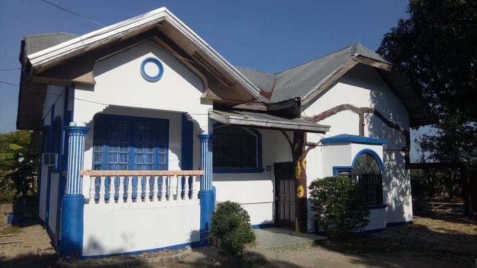Traditional Filipino Transient House And Huts Near 100 Islands Wharf Alaminos Exterior photo